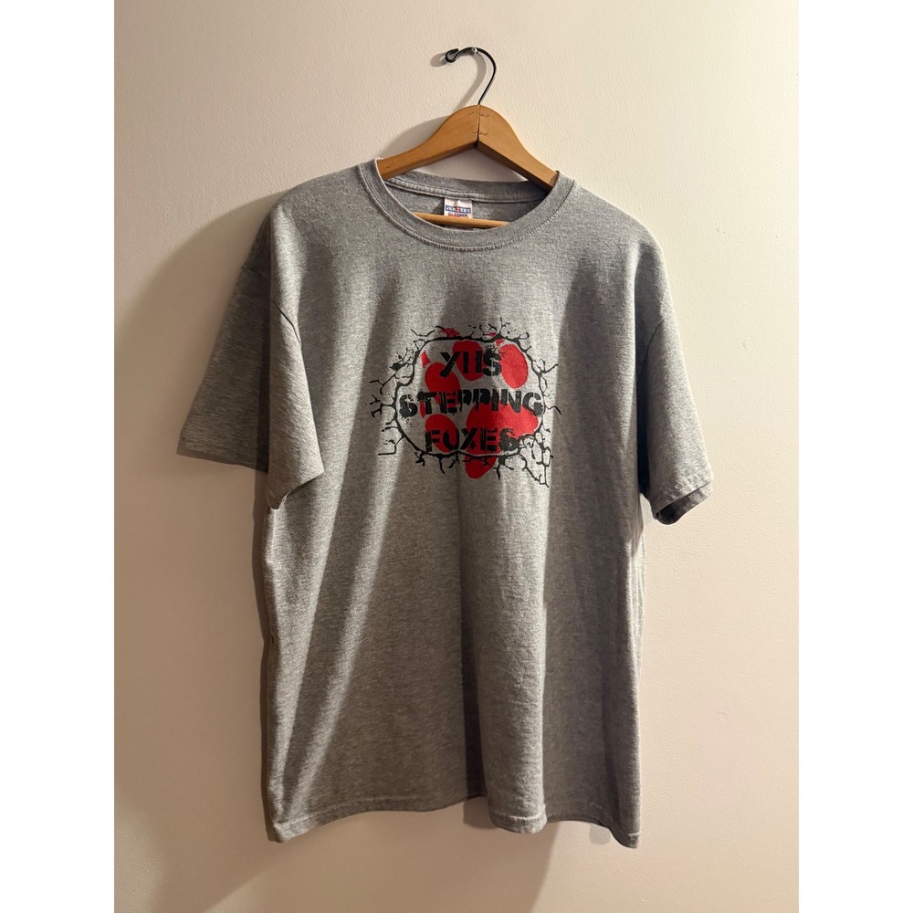 Jerzees Dri-Power Active YHS Stepping Foxes Graphic T-Shirt Gray Mens L